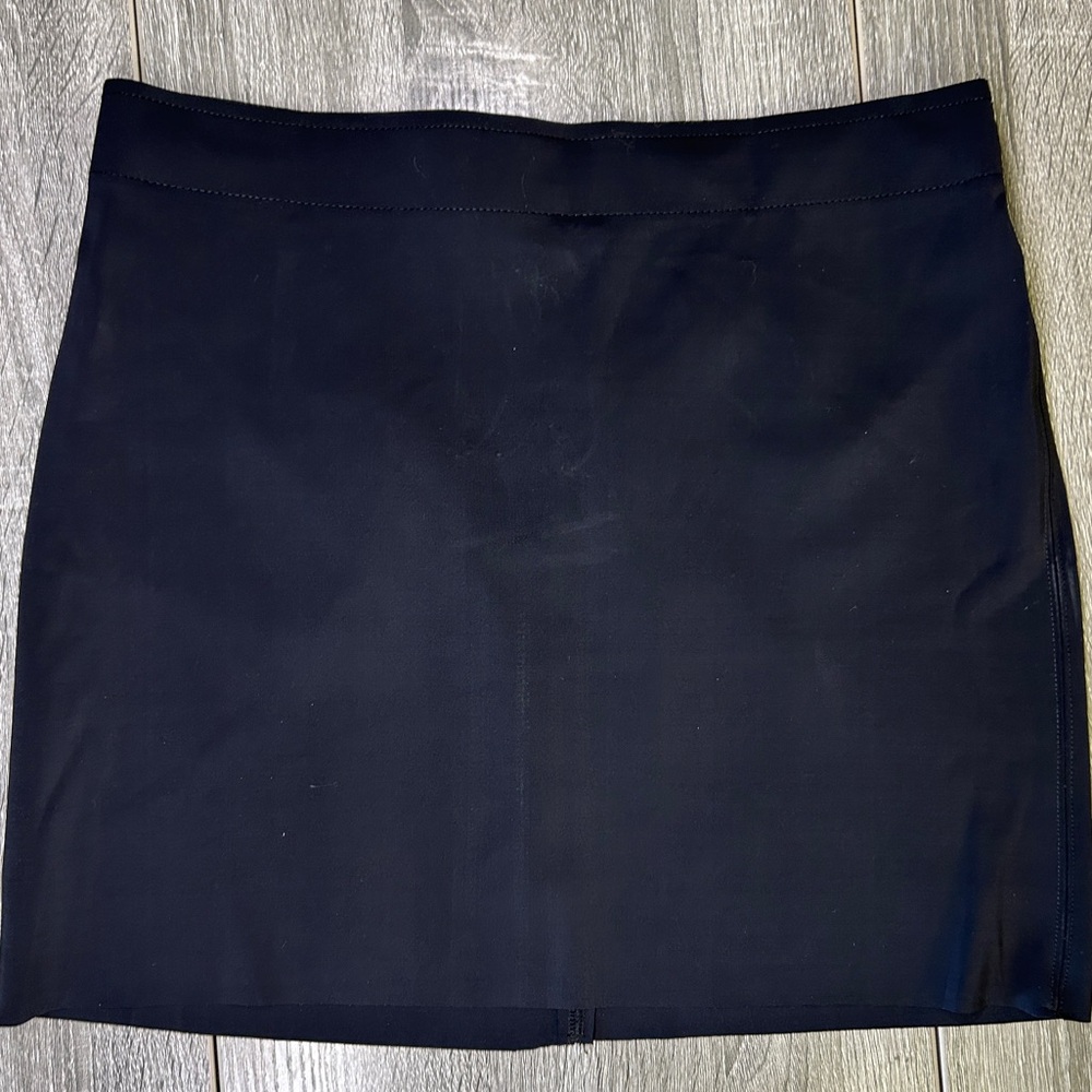 Black Women's Mini Skirt with Elastic Waistband  NWT